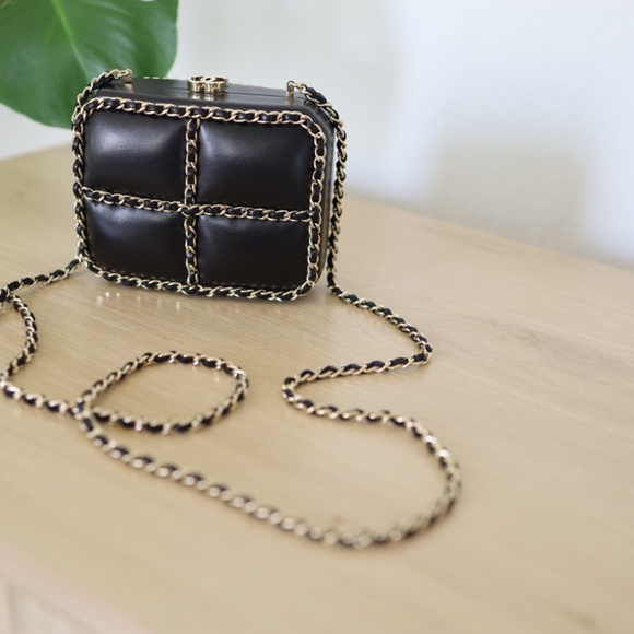 ❌NOT AVAILABLE❌ RARE GHW Chanel Chain Frame CC Box Minaudiere Calfskin Mini Clut - Picture 2 of 15